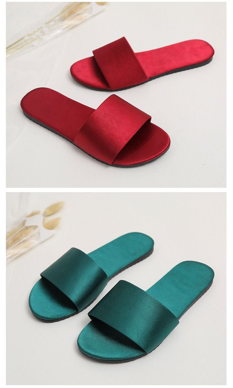Slipper shoes.